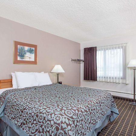 Days Inn By Wyndham Fond Du Lac Esterno foto