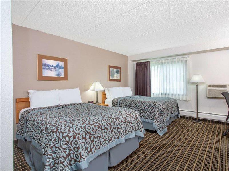 Days Inn By Wyndham Fond Du Lac Esterno foto